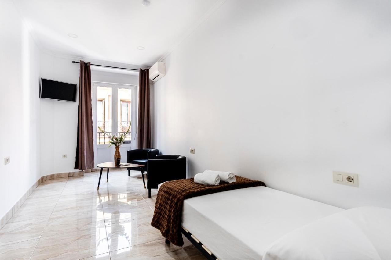 Hostal Rincon De Sol - Centro Madrid - Self Checkin Екстериор снимка